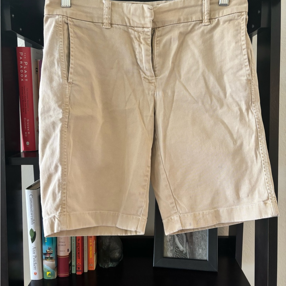 j. crew Bermuda shorts. Great condition.  Size 00